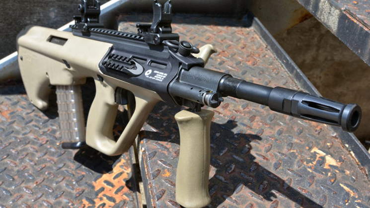 aug a3 assault rifle