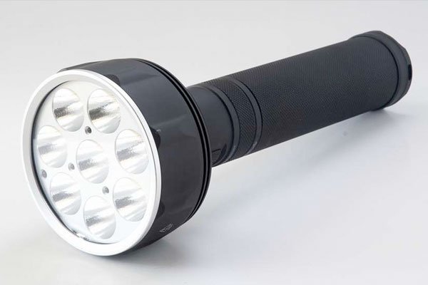 Review: NEXTorch Saint 31 Flashlight