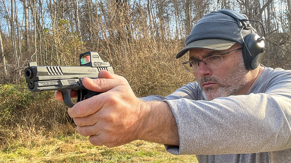 author shooting Ruger RXM