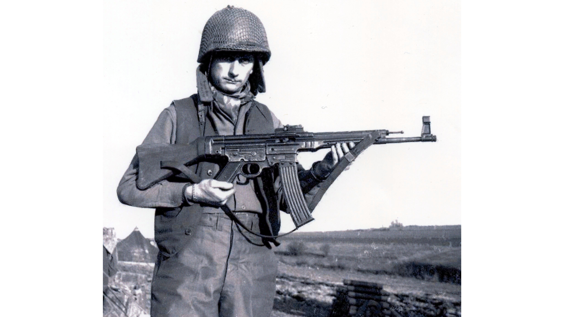 A popular war trophy: While US Ordnance reviews may not have thought much of the MP 43/MP 44/StG44, the GIs in Western Europe were happy to capture them.