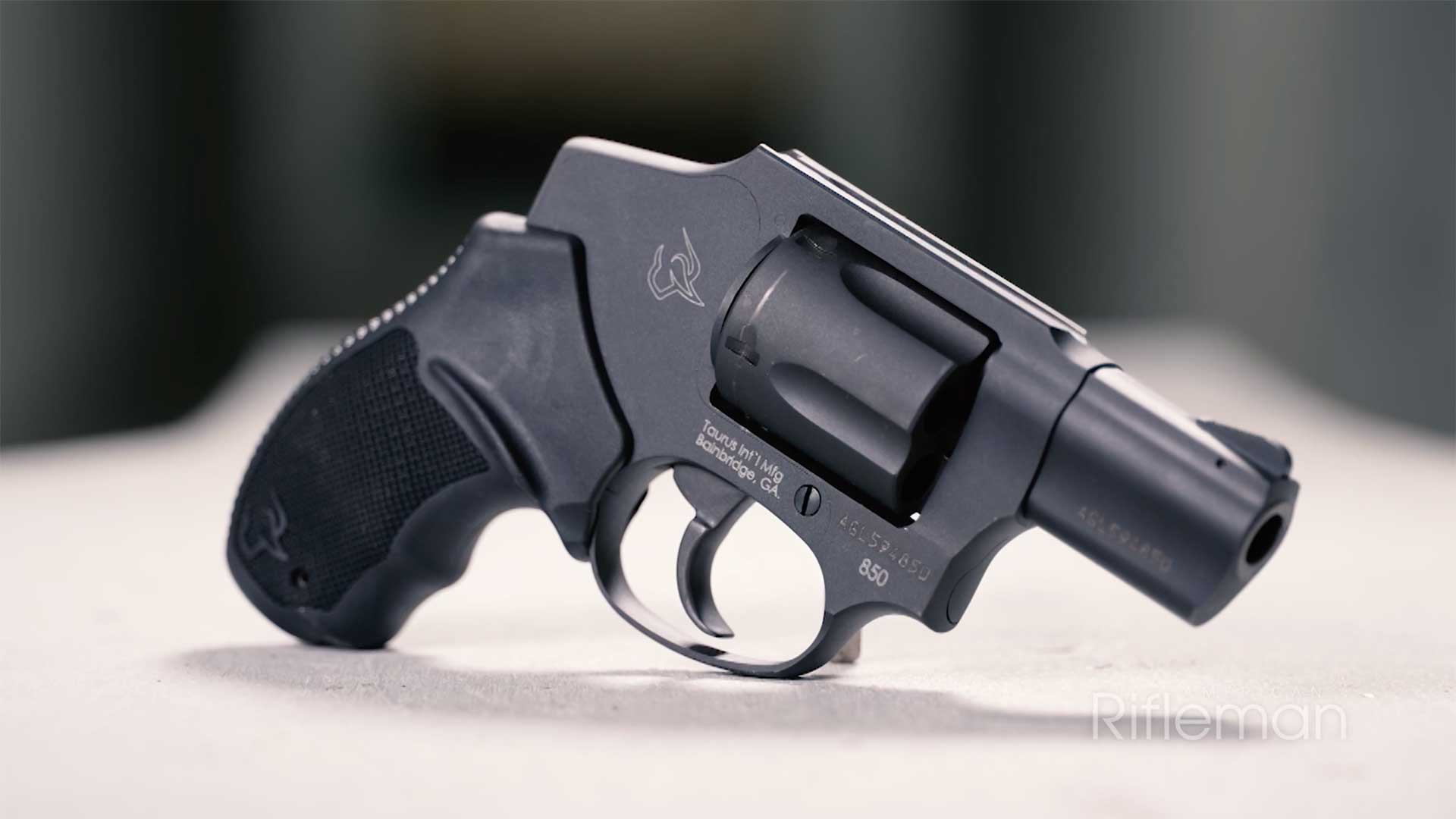 Taurus 850 Revolver 1
